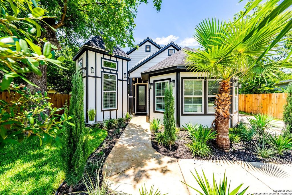 Photo of 3307 W Salinas, San Antonio, TX 78207 (MLS # 1872475)