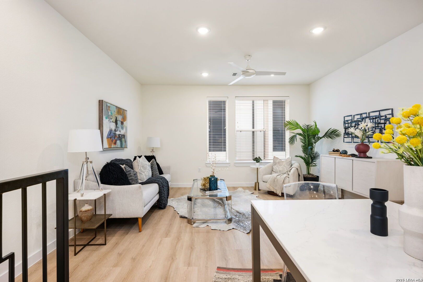 719 E Locust 3110