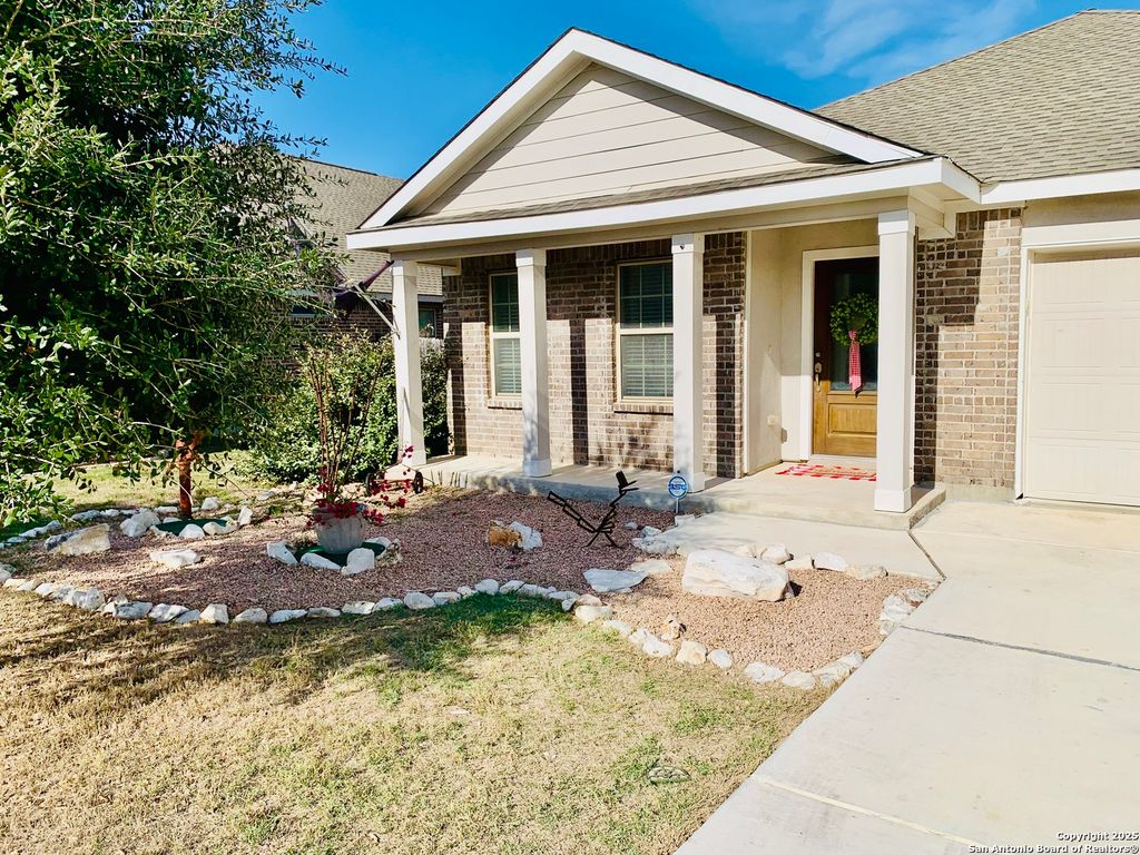 Photo of 5677 Cross Over, New Braunfels, TX 78132 (MLS # 1927874)