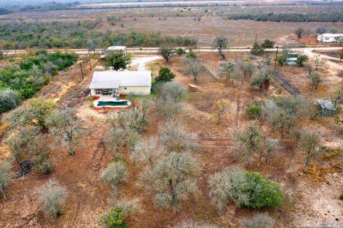 A home in Hondo