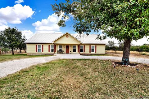 A home in Hondo