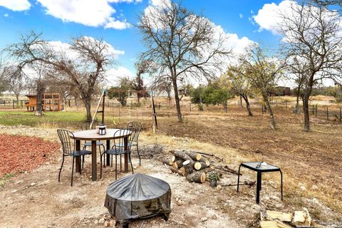 A home in Hondo