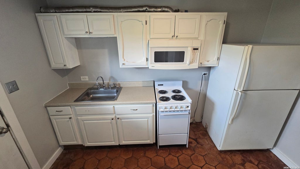 Photo of 2614 MONTEREY ST 3 #3, San Antonio, TX 78207 (MLS # 2019232)