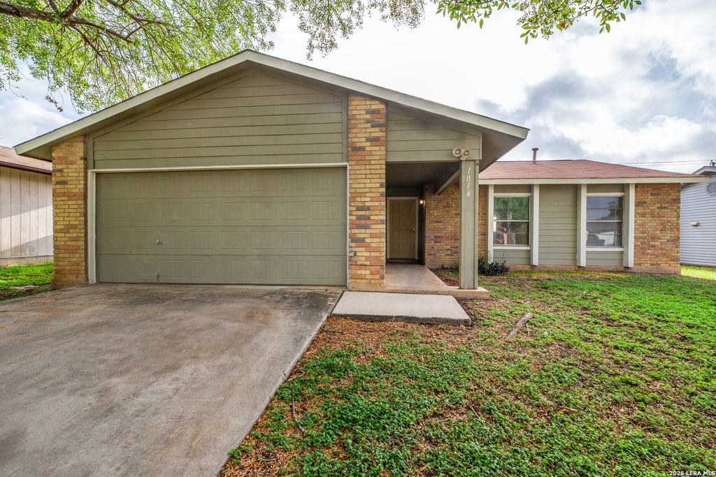 Photo of 1014 CLOVERBROOK ST, San Antonio, TX 78245 (MLS # 2017983)