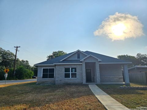 102 Lemonwood Ave Universal City TX 78148