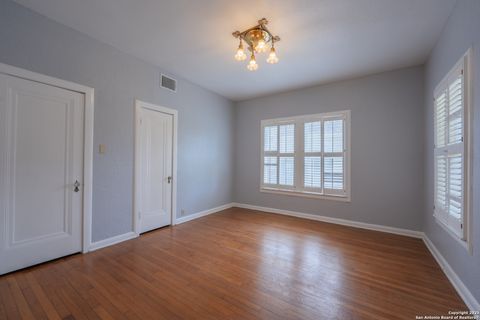 Tiny photo for 239 Stanford, Olmos Park, TX 78212 (MLS # 1898574)