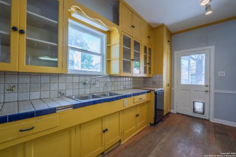 Tiny photo for 239 Stanford, Olmos Park, TX 78212 (MLS # 1898574)