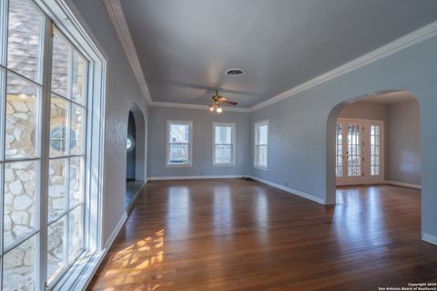 Tiny photo for 239 Stanford, Olmos Park, TX 78212 (MLS # 1898574)