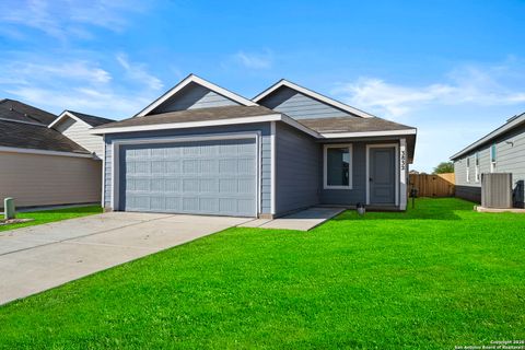 3832 Swift Fox Rd New Braunfels TX 78130