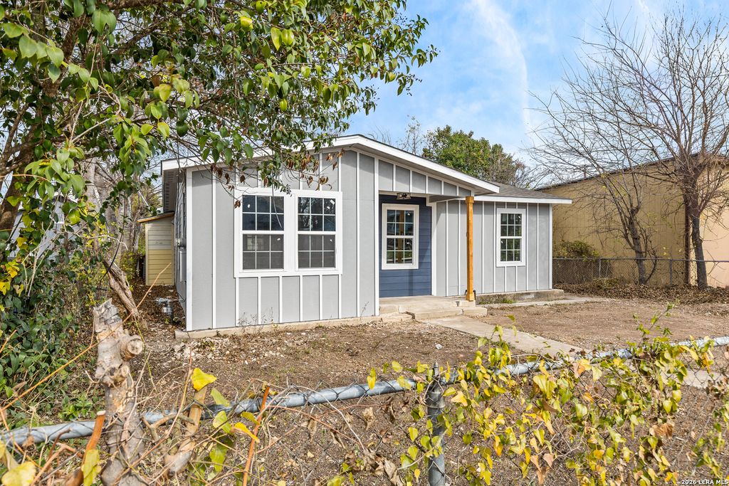 Photo of 637 Gulf, San Antonio, TX 78202 (MLS # 1936474)