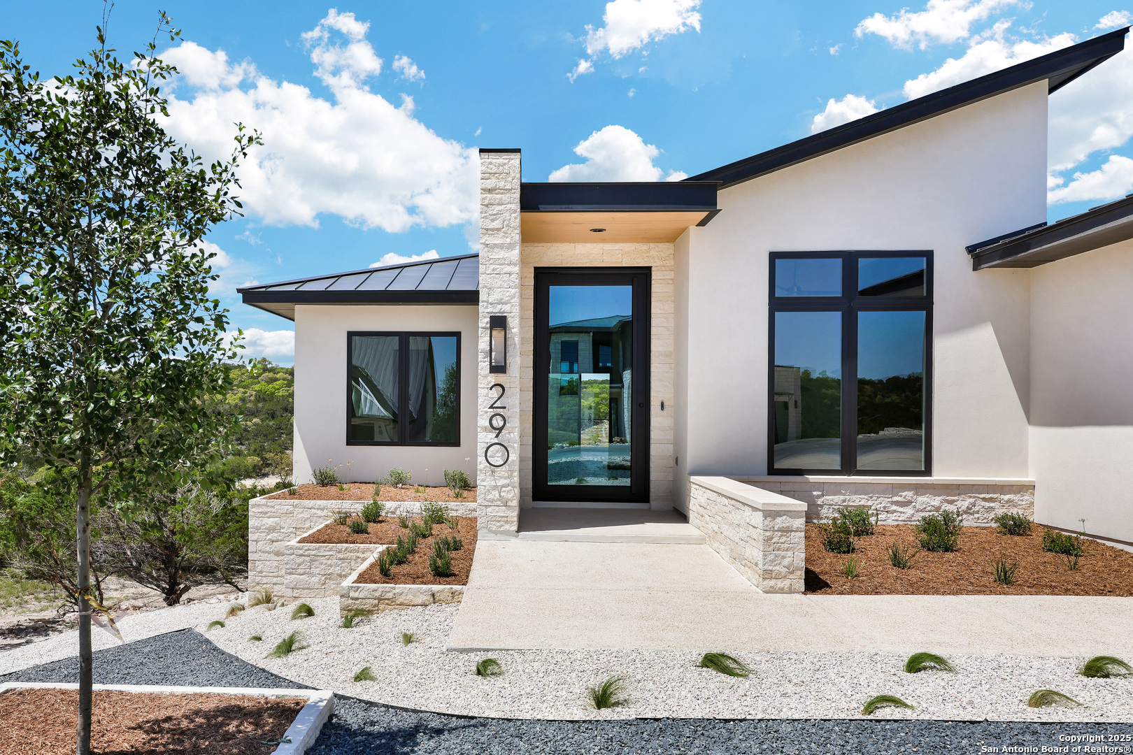 290 Preston Trl