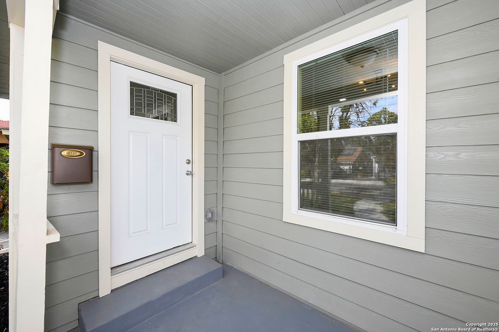 Photo of 1326 W Lynwood, San Antonio, TX 78201 (MLS # 1918285)