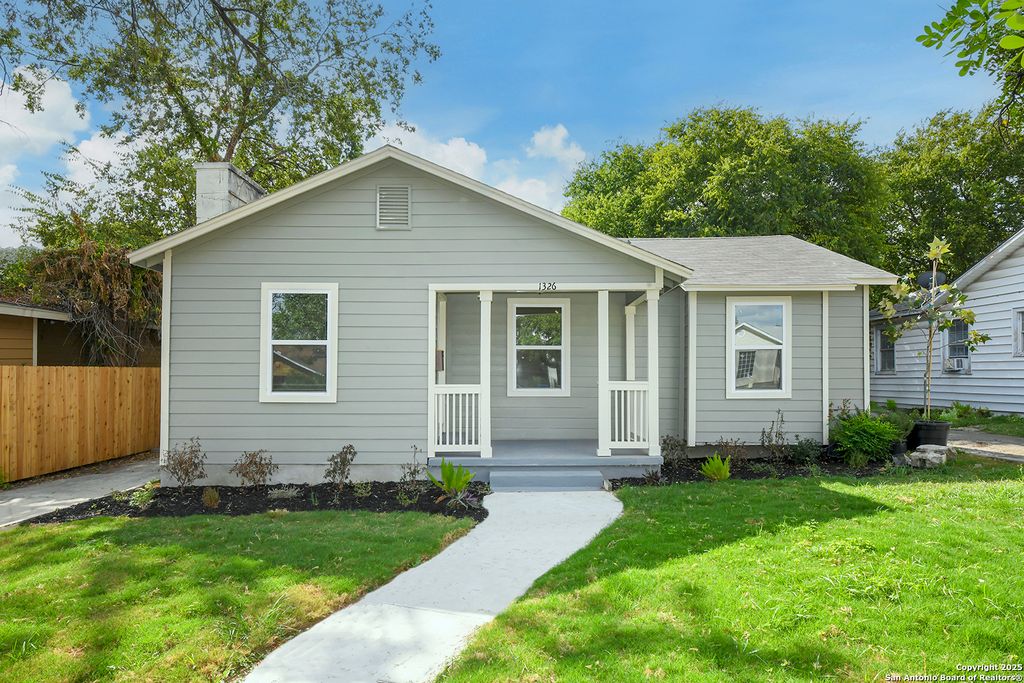 Photo of 1326 W Lynwood, San Antonio, TX 78201 (MLS # 1918285)
