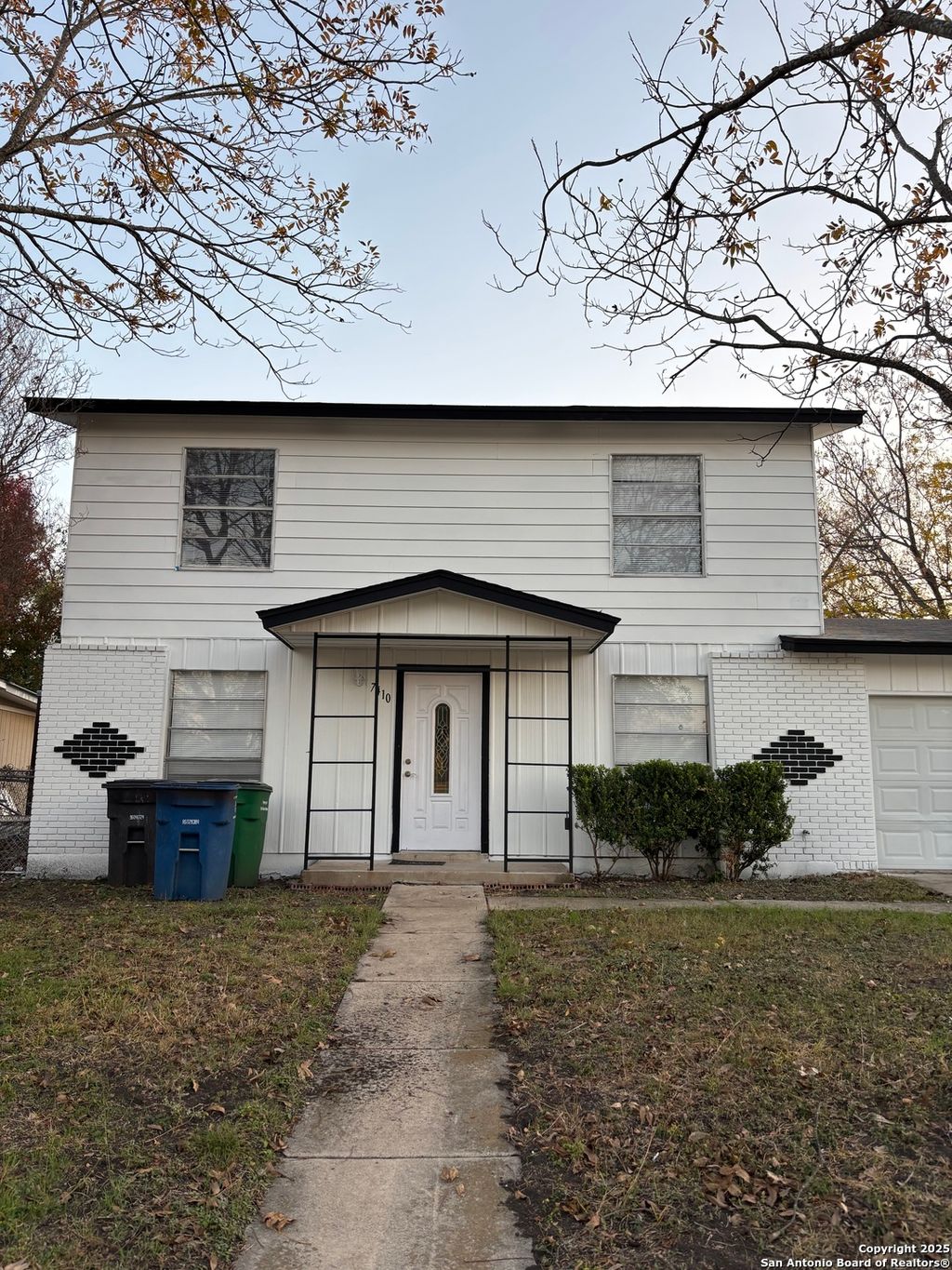 Photo of 7410 Westlyn, San Antonio, TX 78227 (MLS # 1931828)