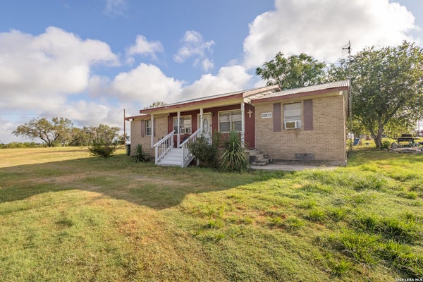 13073 FM 775, LA VERNIA, TX 78121 - Image c9880d2b610a7c2bbab71bfd3e49fa05/1577915666