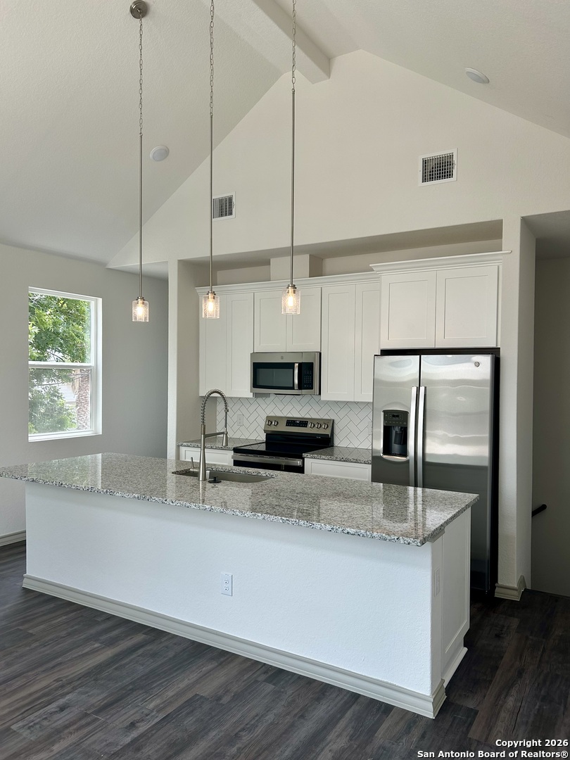 310 W. Evergreen 122