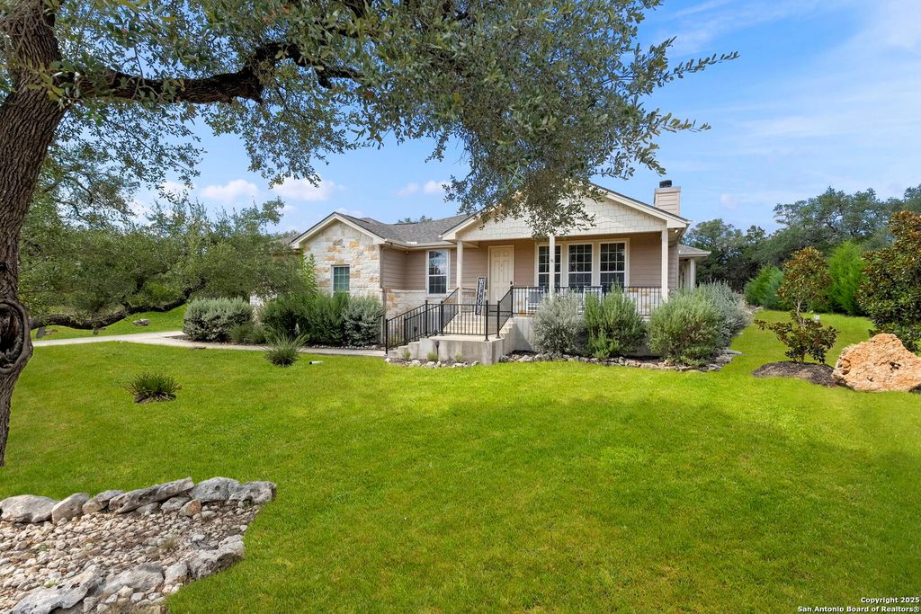 Photo of 1608 Lake Ridge, Canyon Lake, TX 78133 (MLS # 1897911)