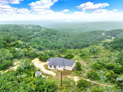 A home in Hondo