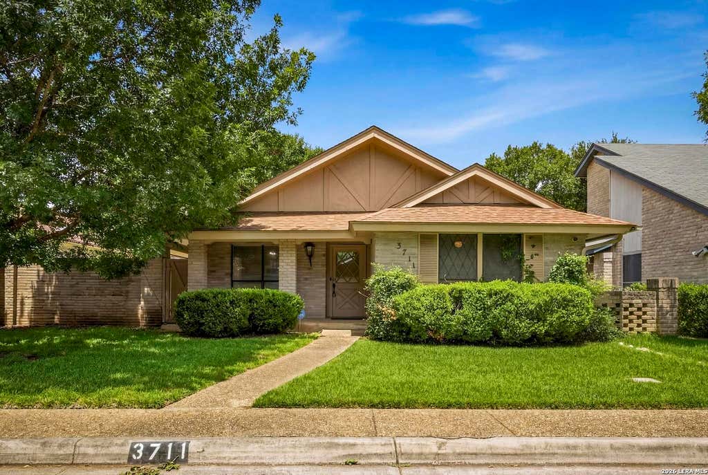 Photo of 3711 HUNTERS CIR, San Antonio, TX 78230 (MLS # 1993300)