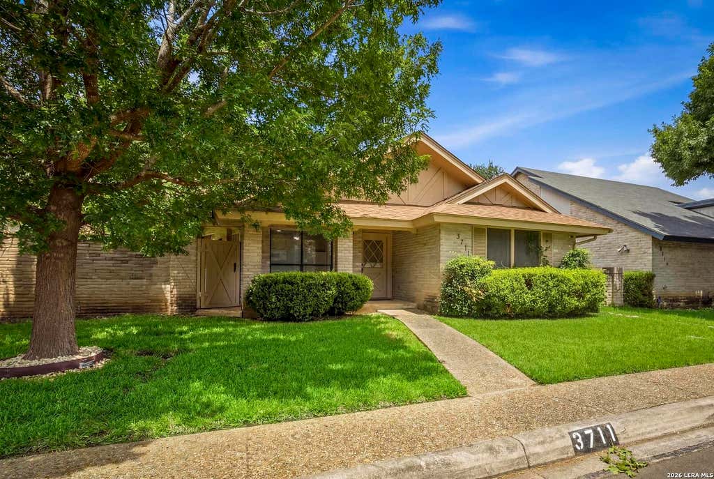 Photo of 3711 HUNTERS CIR, San Antonio, TX 78230 (MLS # 1993300)