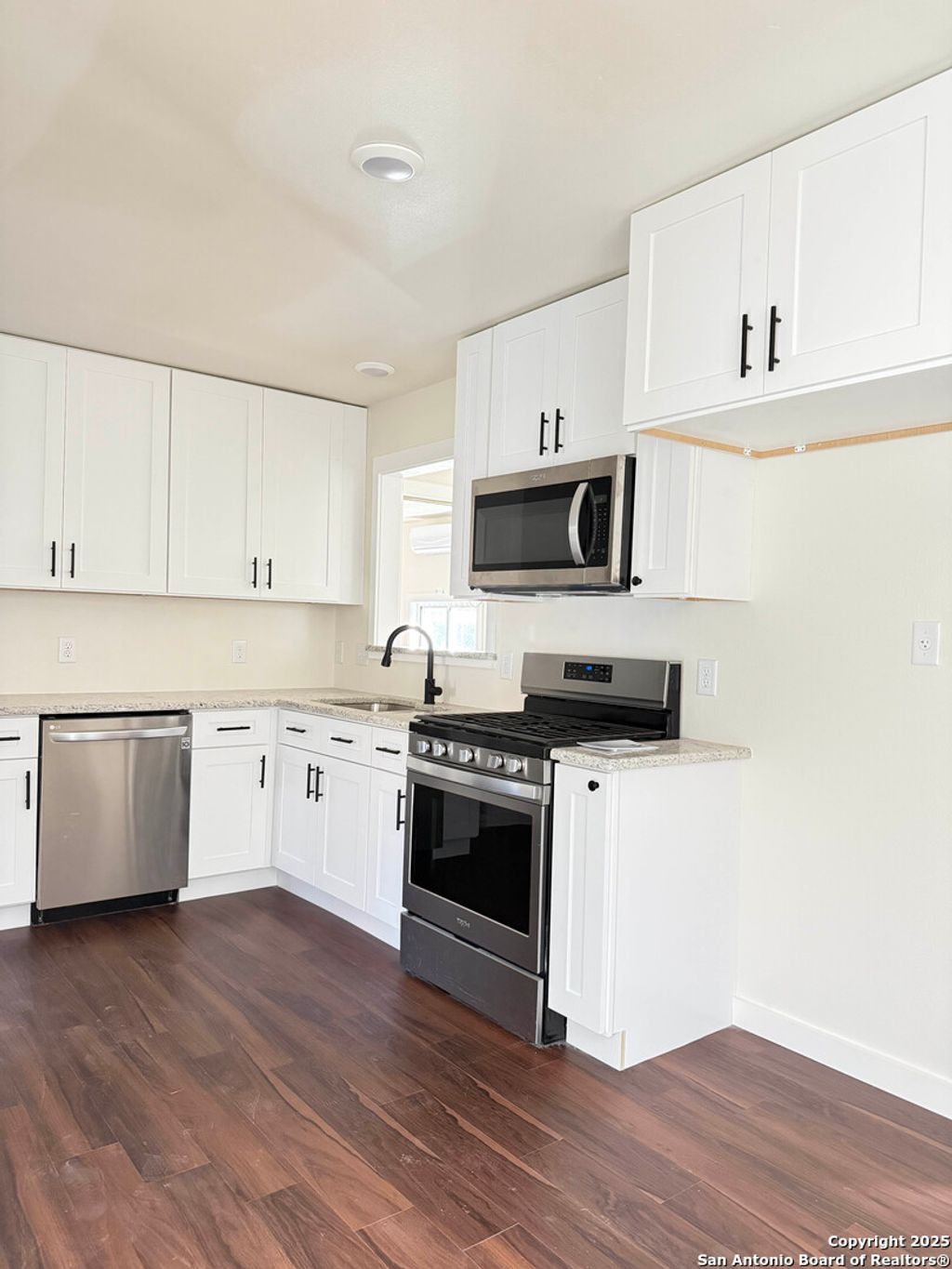 Photo of 426 Edna, San Antonio, TX 78220 (MLS # 1930330)