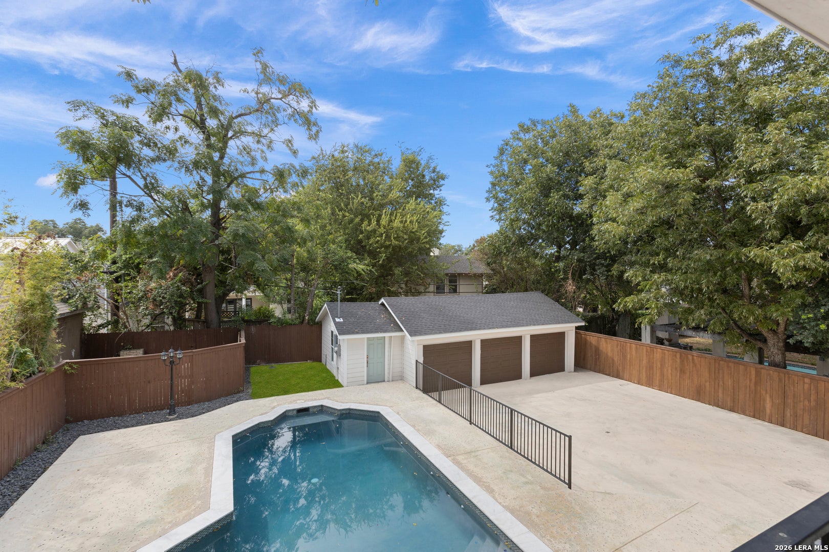 114 CLOVERLEAF AVE