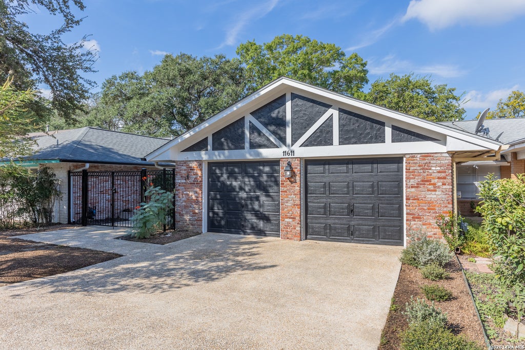 Photo of 11611 WHISPER VALLEY ST, San Antonio, TX 78230 (MLS # 2019394)