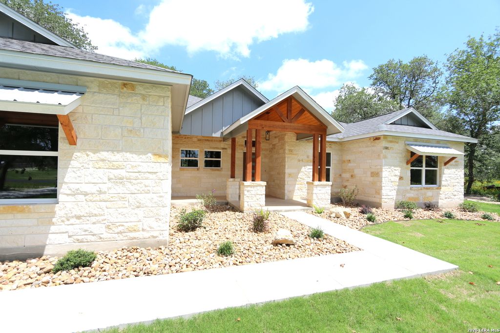Photo of 200 Cibolo Way, La Vernia, TX 78121 (MLS # 1955497)