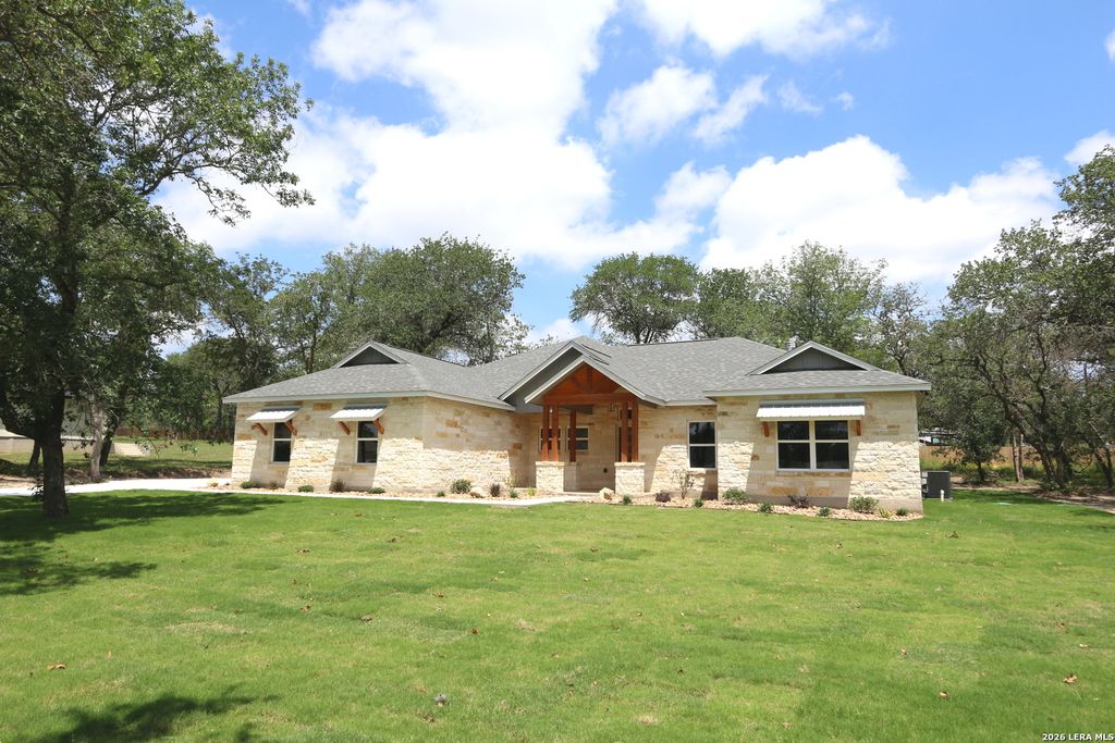Photo of 200 Cibolo Way, La Vernia, TX 78121 (MLS # 1955497)