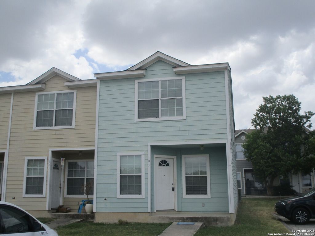 Photo of 103 Autumn Pass, San Antonio, TX 78245 (MLS # 1930633)