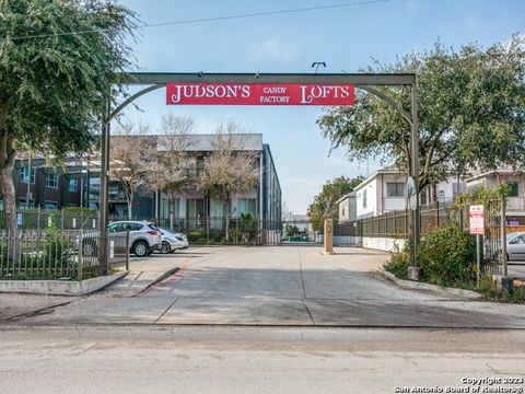 831 S Flores 2212 San Antonio TX 78204