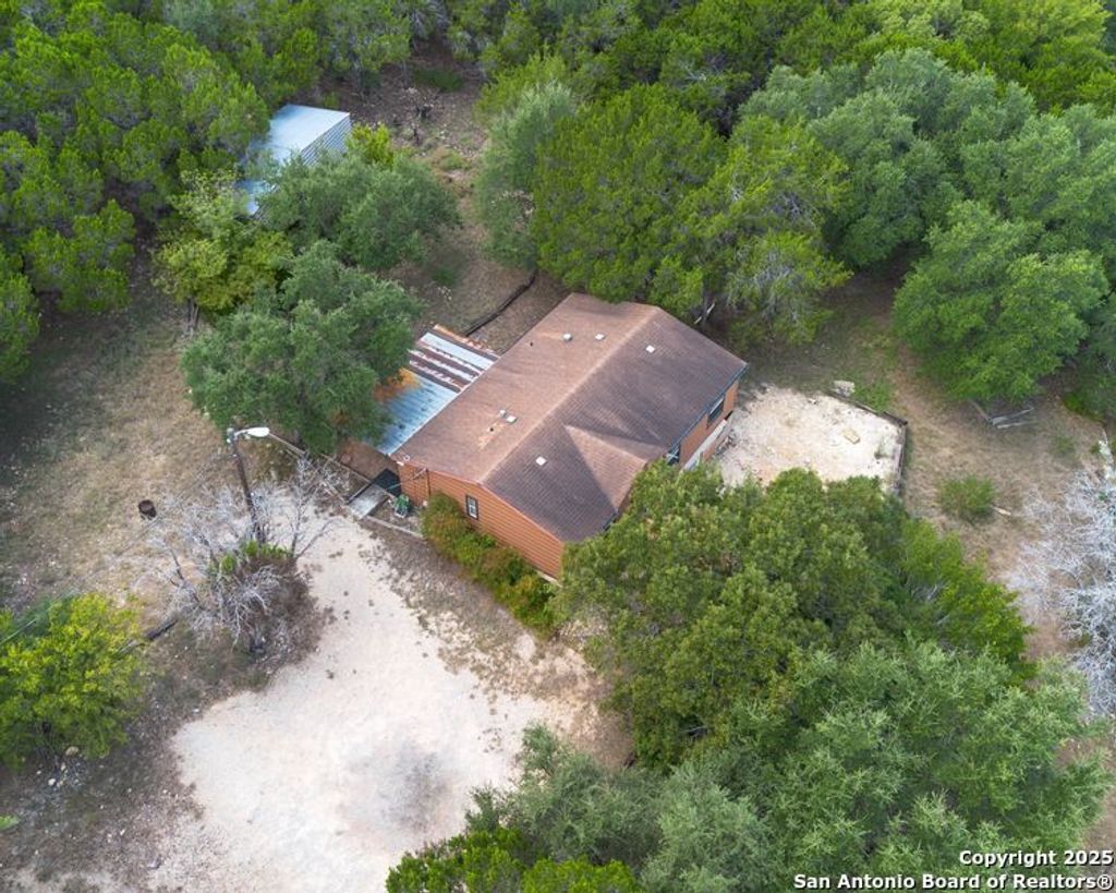 Photo of 206 Sir Winston Dr, Canyon Lake, TX 78133 (MLS # 1877981)