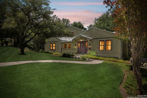 261 fair oaks Alamo Heights TX 78209
