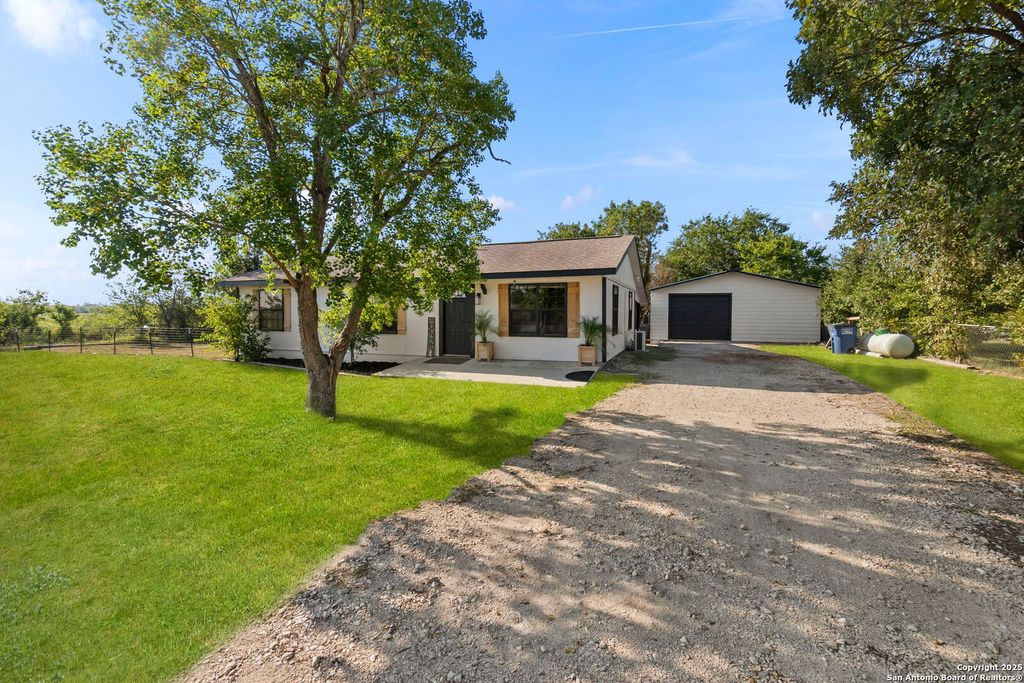 Photo of 7860 Fm 1101, Seguin, TX 78155 (MLS # 1908956)