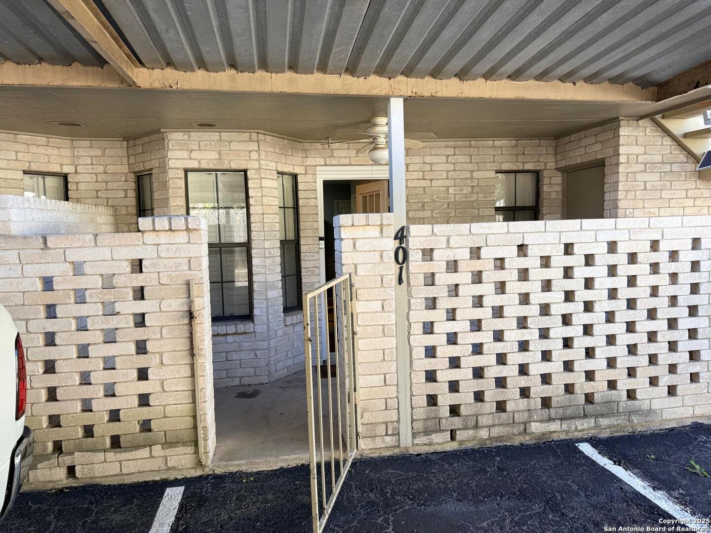 Search 8415 Fredericksburg 401