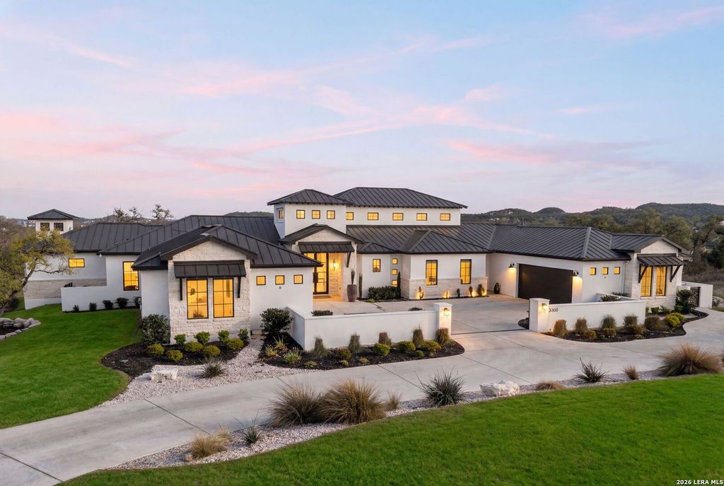 Photo of 11326 Montell Pt, Boerne, TX 78006 (MLS # 1948206)