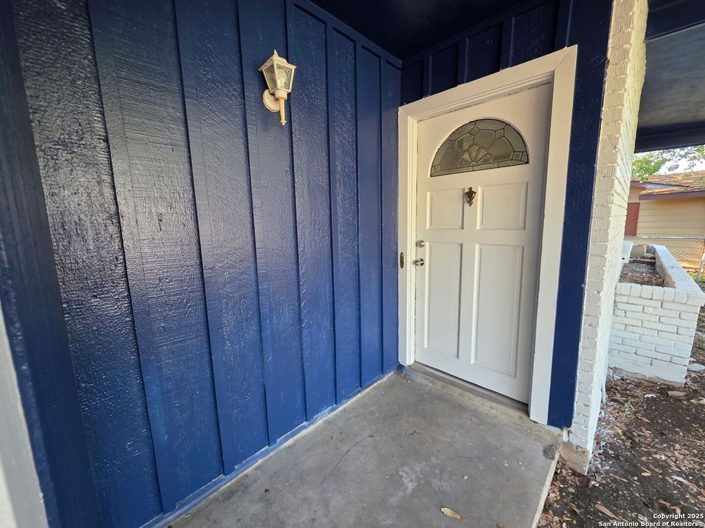 Photo of 122 Garden Valley, San Antonio, TX 78227 (MLS # 1925478)