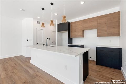 531 ESSEX 101 San Antonio TX 78210
