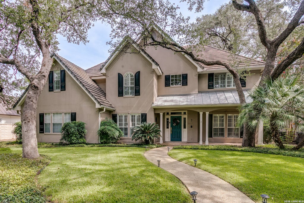 Photo of 7 GLENDALOUGH CT, San Antonio, TX 78209 (MLS # 2003097)
