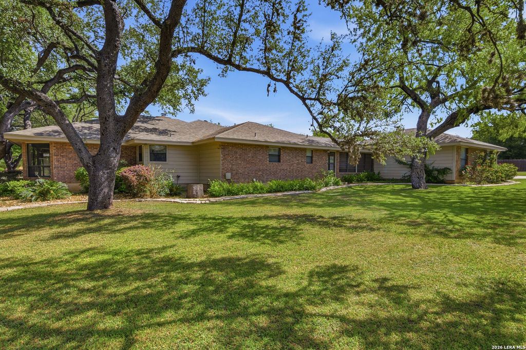 Photo of 202 Wedgewood, Seguin, TX 78155 (MLS # 1938276)