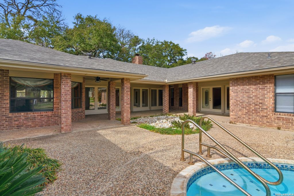 Photo of 202 Wedgewood, Seguin, TX 78155 (MLS # 1938276)