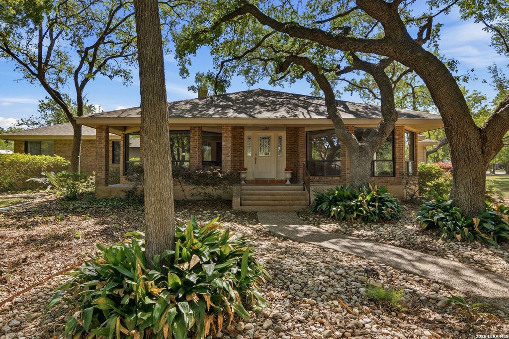 Photo of 202 Wedgewood, Seguin, TX 78155 (MLS # 1938276)