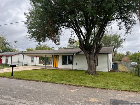 A home in Floresville