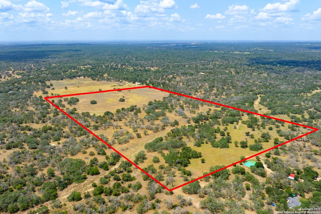 Photo of 2774 County Road 320, Floresville, TX 78114 (MLS # 1892998)