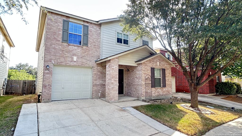 Photo of 134 AGENCY OAKS, San Antonio, TX 78249 (MLS # 1916372)