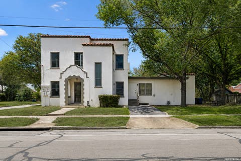 Property photo of 326 E Mistletoe Ave, San Antonio, TX 78212