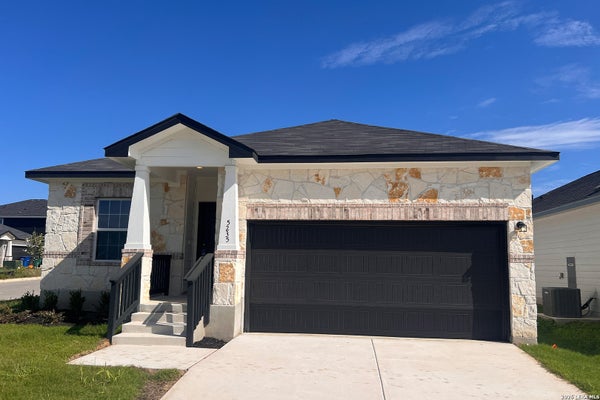 5235 OLENE FLTS, VON ORMY, TX 78073 - Image cb034abbce3f9d2f29bcd1992502d89e/1168520827