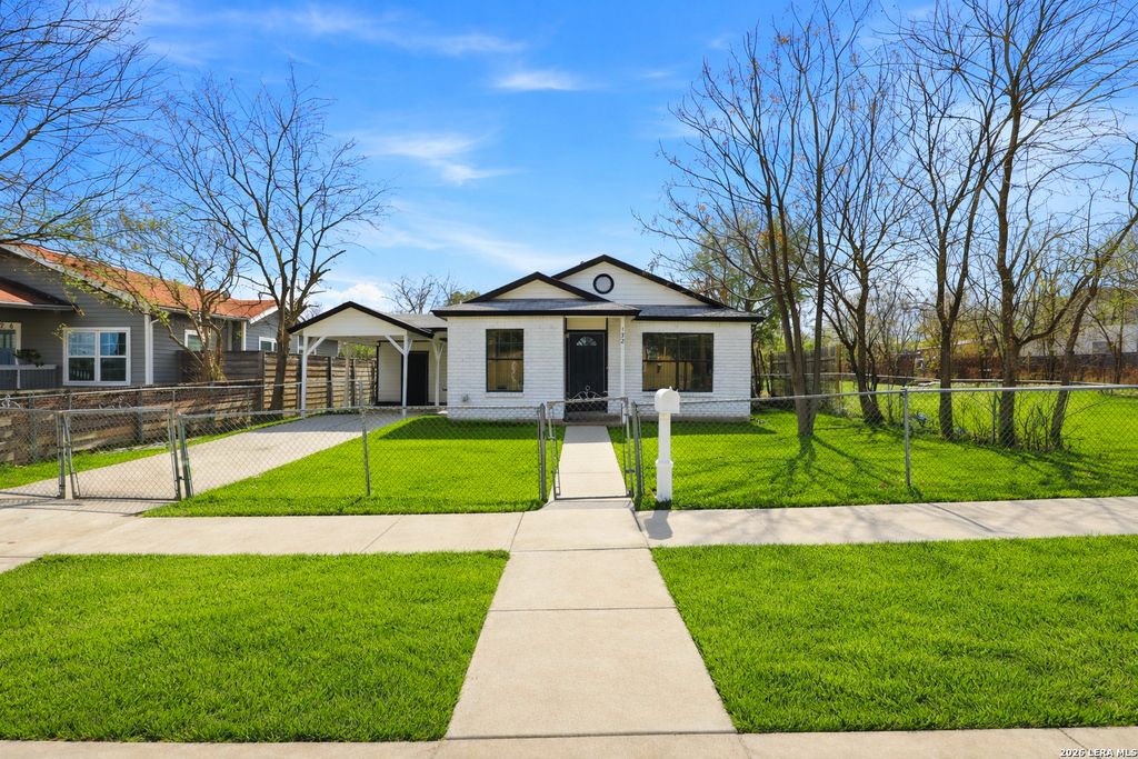 Photo of 132 University, San Antonio, TX 78201 (MLS # 1948076)