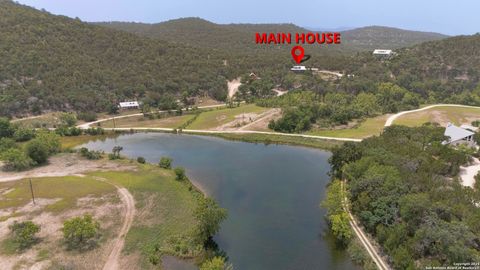 281 Roaring Springs Dr. Leakey TX 78873
