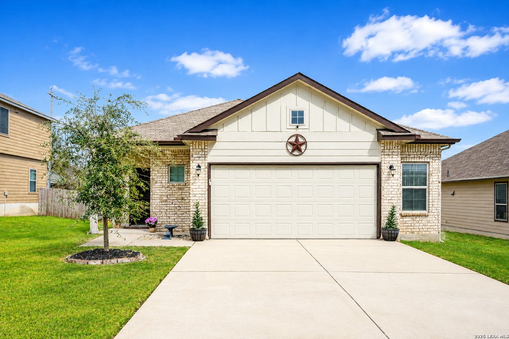 Photo of 125 Saddle Breeze, Cibolo, TX 78108 (MLS # 1948015)